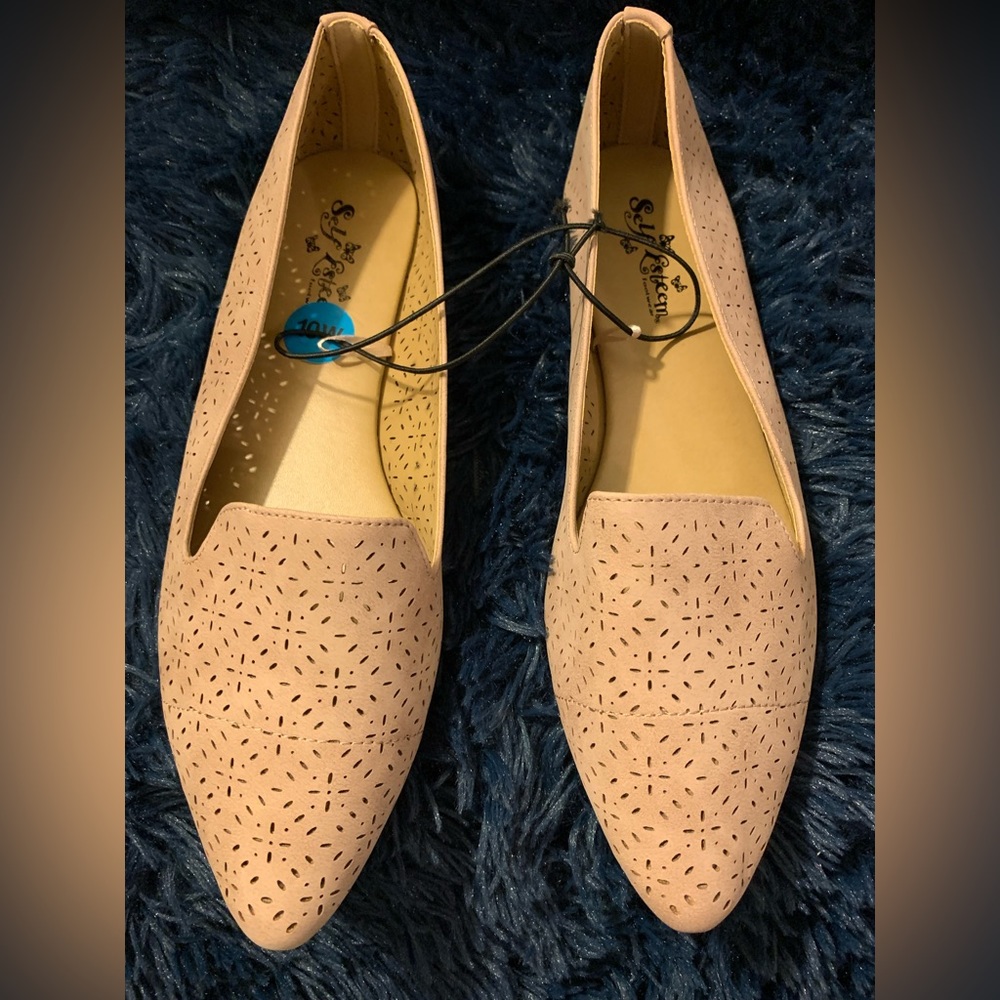 Tan flats size 10, never worn.